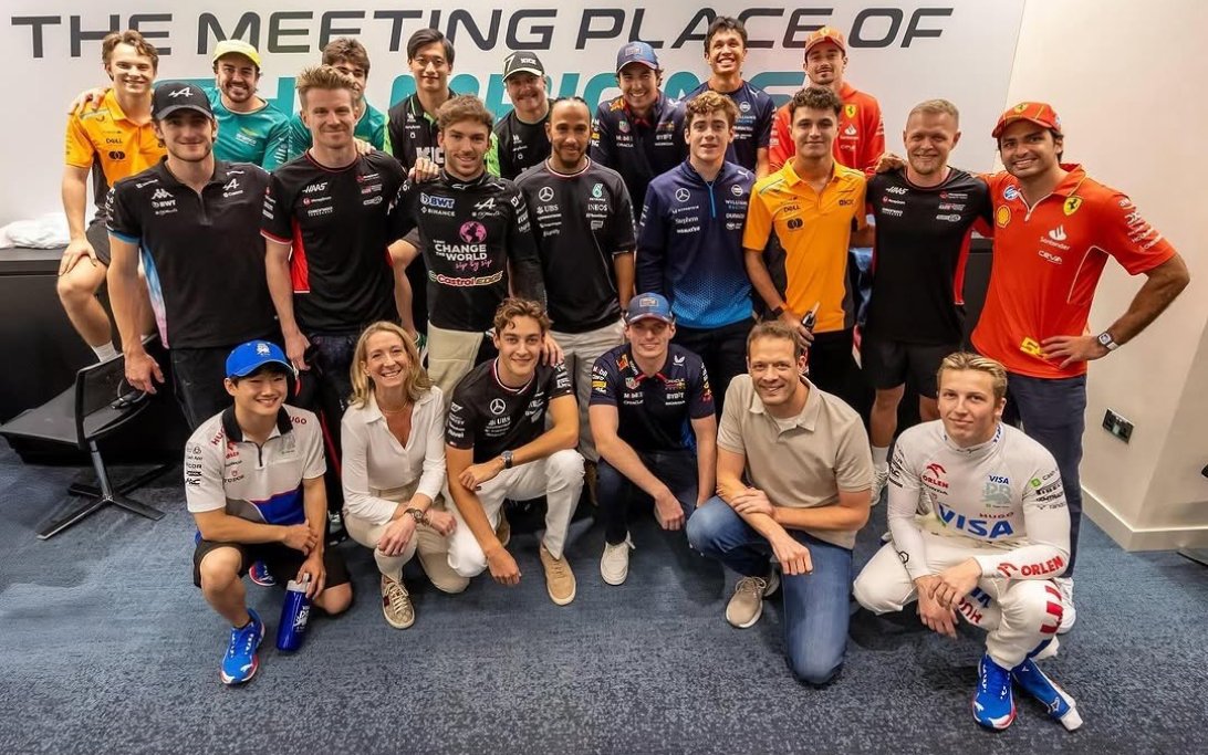 F1 group photo Abu Dhabi