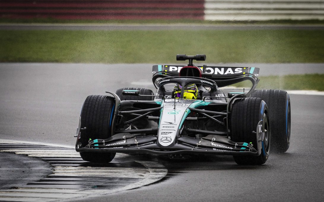 Hamilton Mercedes shakedown W15