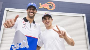 Ricciardo goes up against MotoGP legend in unusual arena