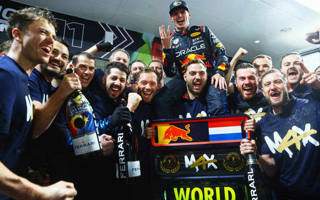 Verstappen team photo champion Las Vegas