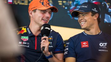 Verstappen teases ‘full report’ after De Vries McLaren F1 test