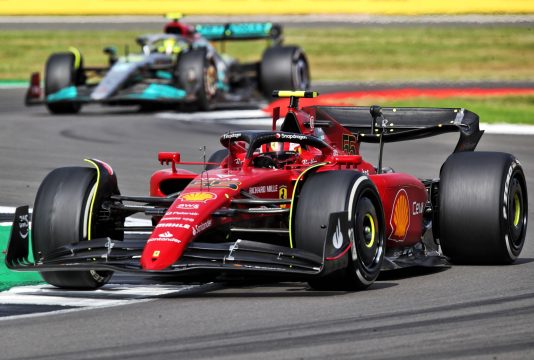 Sainz Hamilton Silverstone