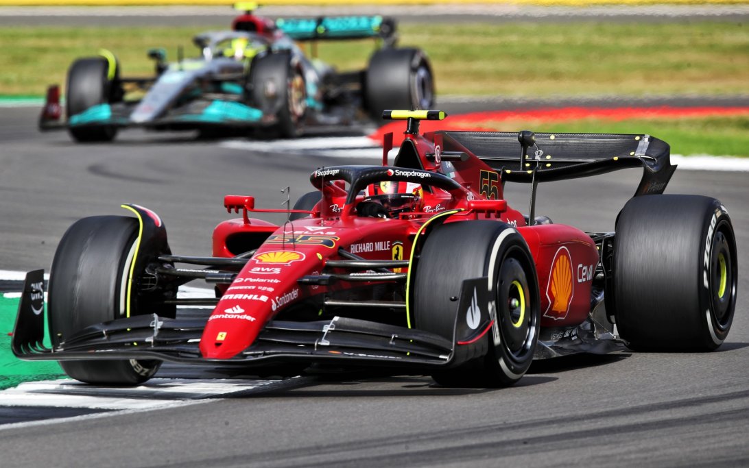 Sainz Hamilton Silverstone