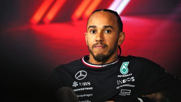 Hamilton makes Mercedes drop-by vow to guarantee legacy