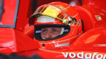 Two men arrested after blackmailing Schumacher family - report