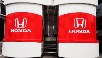 Honda affirms F1 commitment with new UK base